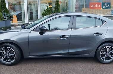 Седан Mazda 3 2016 в Києві