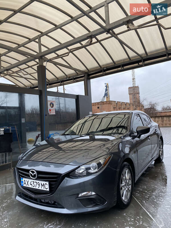 Седан Mazda 3 2016 в 