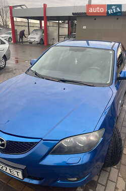 Седан Mazda 3 2004 в Нововолынске