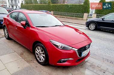 Седан Mazda 3 2018 в Киеве
