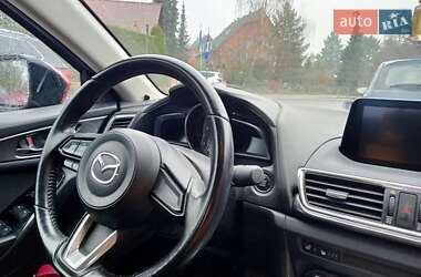 Седан Mazda 3 2018 в Киеве
