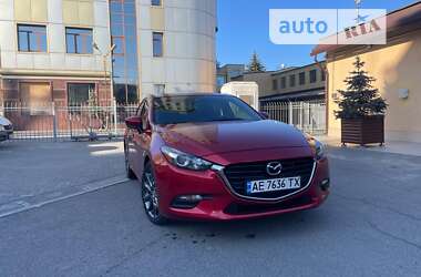 Седан Mazda 3 2018 в Днепре