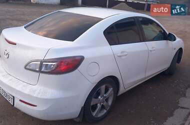 Седан Mazda 3 2011 в Черновцах