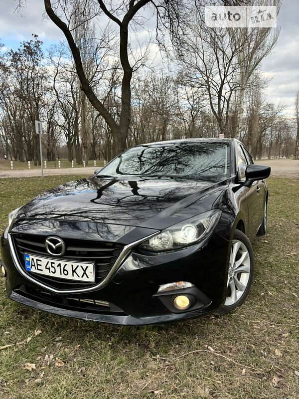 Хэтчбек Mazda 3 2015 в Павлограде