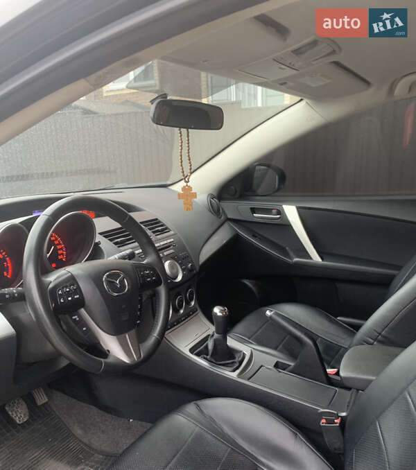 Хэтчбек Mazda 3 2010 в Киеве