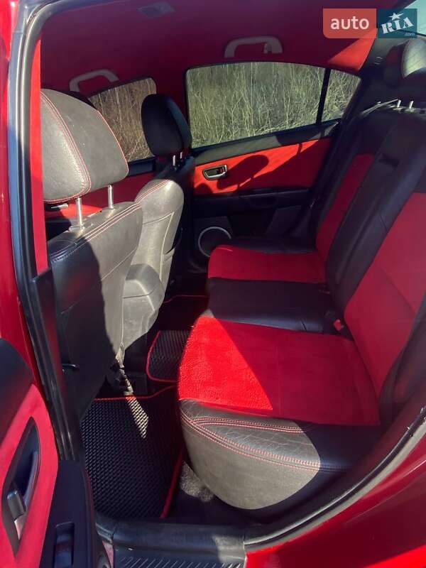 Седан Mazda 3 2006 в Виннице