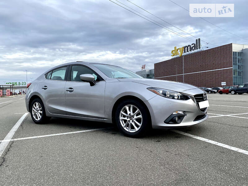 Седан Mazda 3 2014 в Киеве
