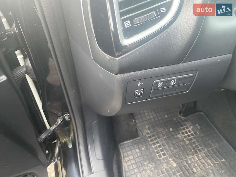 Седан Mazda 3 2015 в Днепре