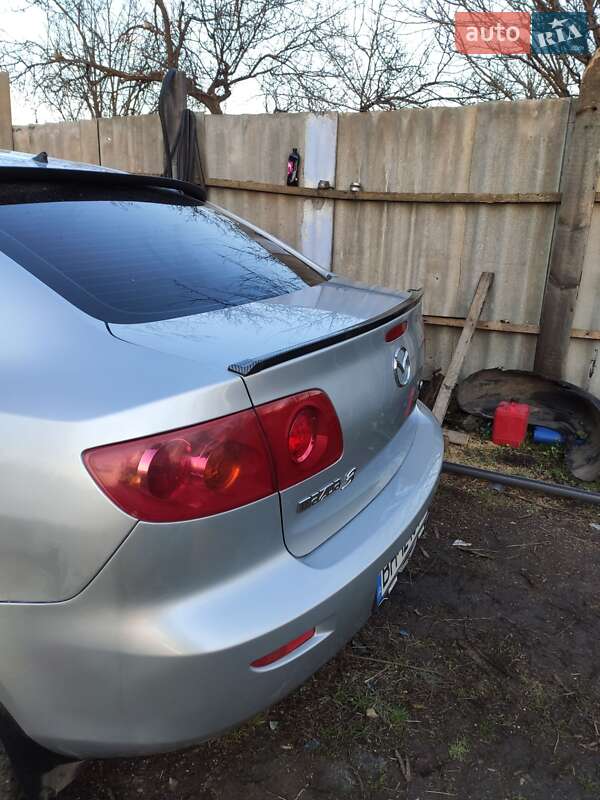Седан Mazda 3 2004 в Одессе