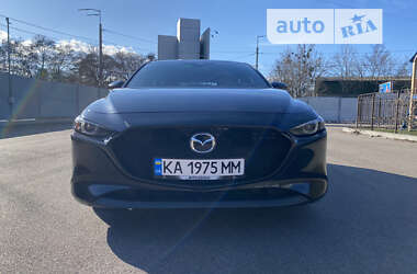 Хэтчбек Mazda 3 2018 в Киеве