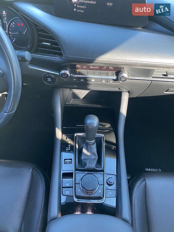 Хэтчбек Mazda 3 2018 в Киеве фото 21 Хэтчбек Mazda 3 2018 в Киеве