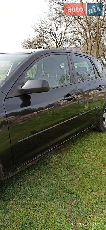 Хэтчбек Mazda 3 2003 в Ужгороде
