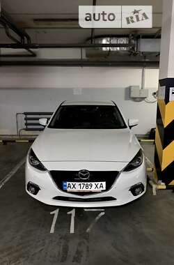 MAZDA 3 2015