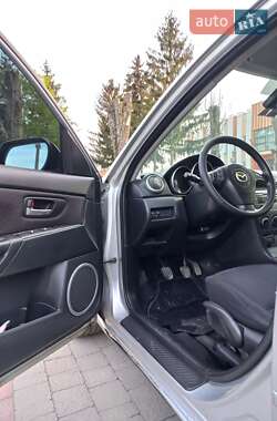 Седан Mazda 3 2007 в Ужгороді
