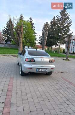 Седан Mazda 3 2007 в Ужгороді