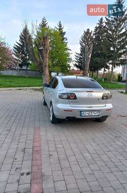 Седан Mazda 3 2007 в Ужгороді