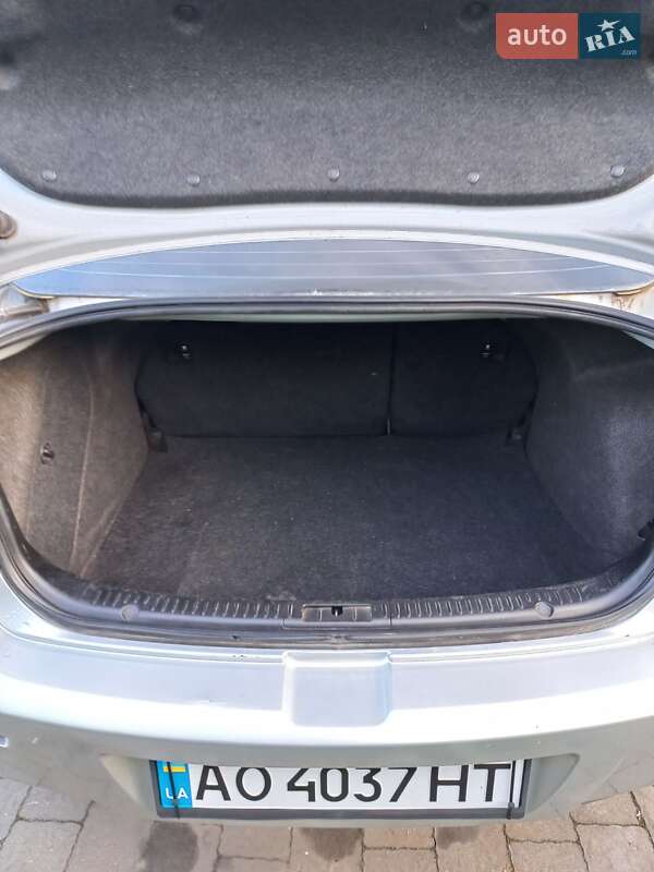 Седан Mazda 3 2007 в Ужгороді
