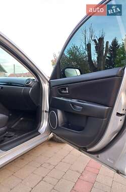 Седан Mazda 3 2007 в Ужгороді