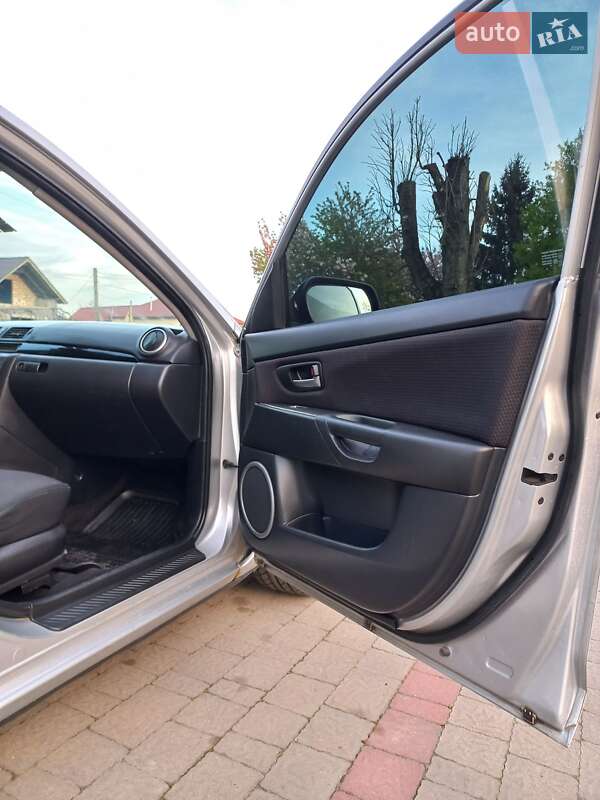 Седан Mazda 3 2007 в Ужгороді