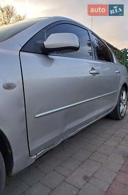 Седан Mazda 3 2007 в Ужгороді