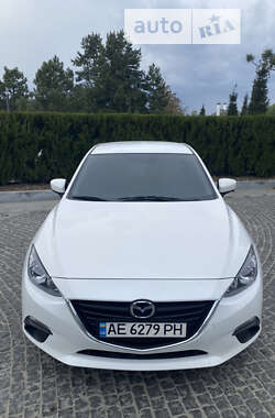 Седан Mazda 3 2016 в Днепре