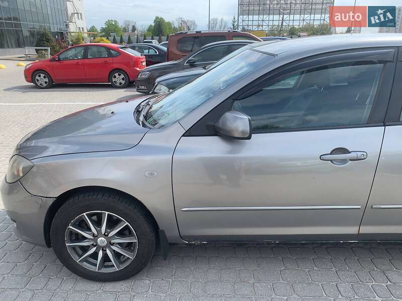 Хэтчбек Mazda 3 2004 в Львове