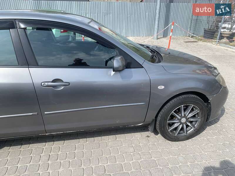 Хэтчбек Mazda 3 2004 в Львове