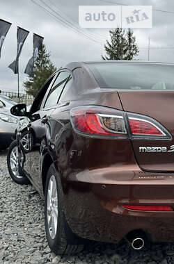 Седан Mazda 3 2012 в Стрые