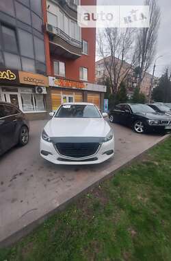 Седан Mazda 3 2018 в Хмельницком