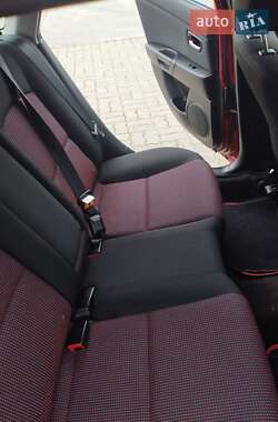Хэтчбек Mazda 3 2004 в Львове