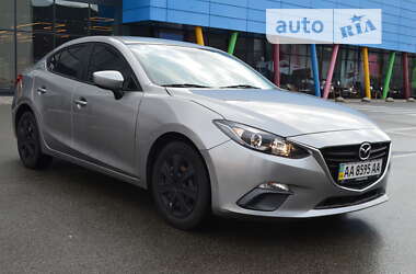 Седан Mazda 3 2015 в Киеве