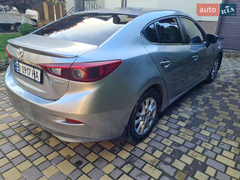 Хэтчбек Mazda 3 2015 в Кременчуге