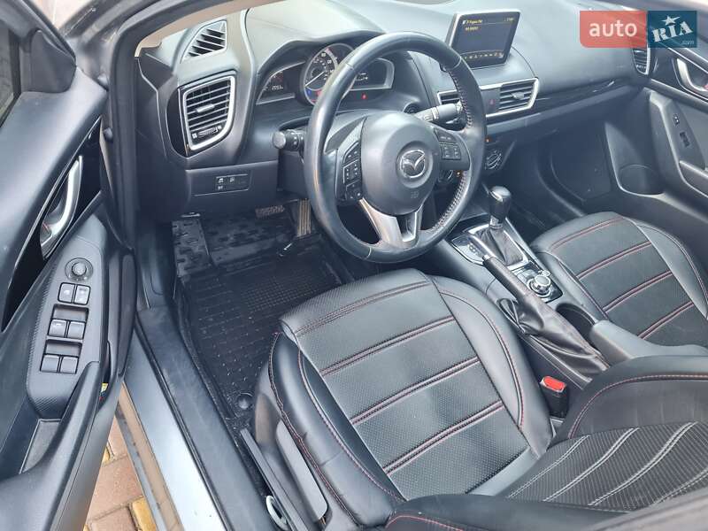 Хэтчбек Mazda 3 2015 в Кременчуге