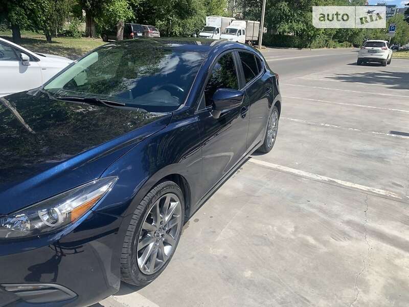 Хэтчбек Mazda 3 2018 в Днепре