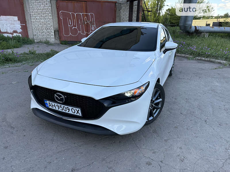 Хэтчбек Mazda 3 2019 в Покровске