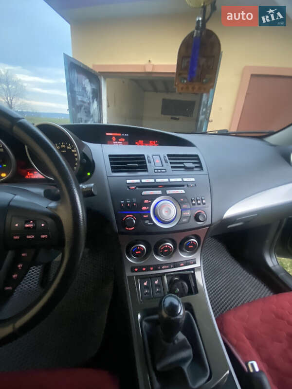 Хетчбек Mazda 3 2009 в Надвірній