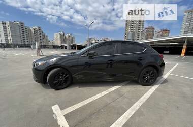 Хэтчбек Mazda 3 2015 в Киеве