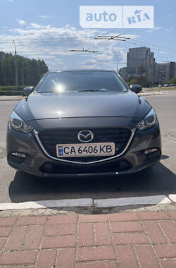 Седан Mazda 3 2016 в Черкасах