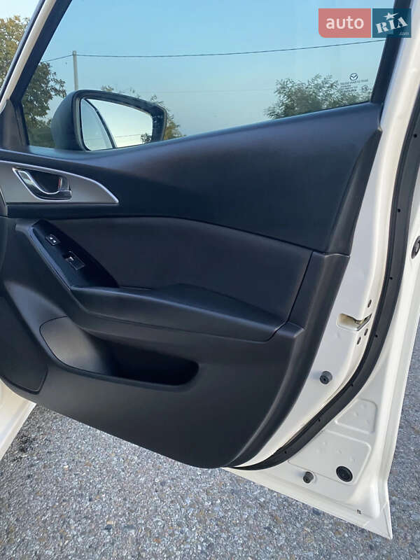 Седан Mazda 3 2018 в Черновцах фото 21 Седан Mazda 3 2018 в Черновцах