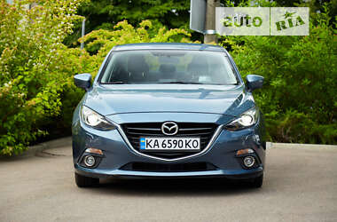 Седан Mazda 3 2015 в Киеве