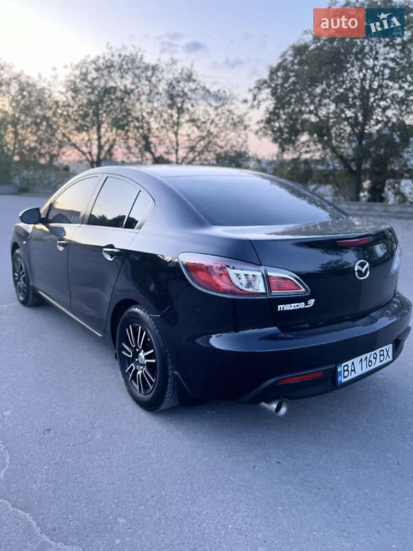 Седан Mazda 3 2010 в Тернополе