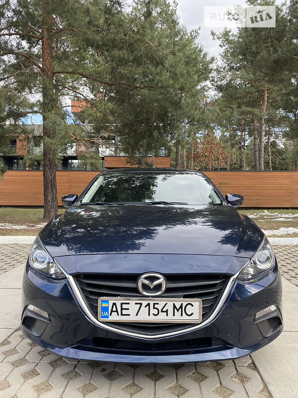 Седан Mazda 3 2014 в Киеве