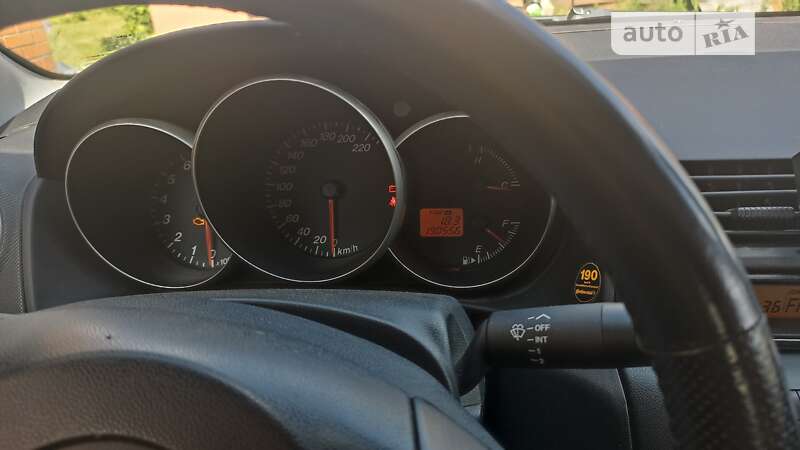 Седан Mazda 3 2004 в Шепетівці