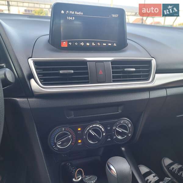 Седан Mazda 3 2017 в Одессе