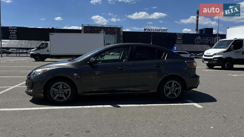 Седан Mazda 3 2010 в Києві