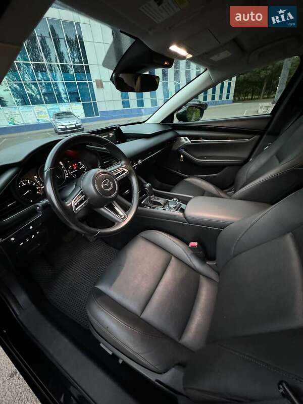 Седан Mazda 3 2019 в Кривом Роге