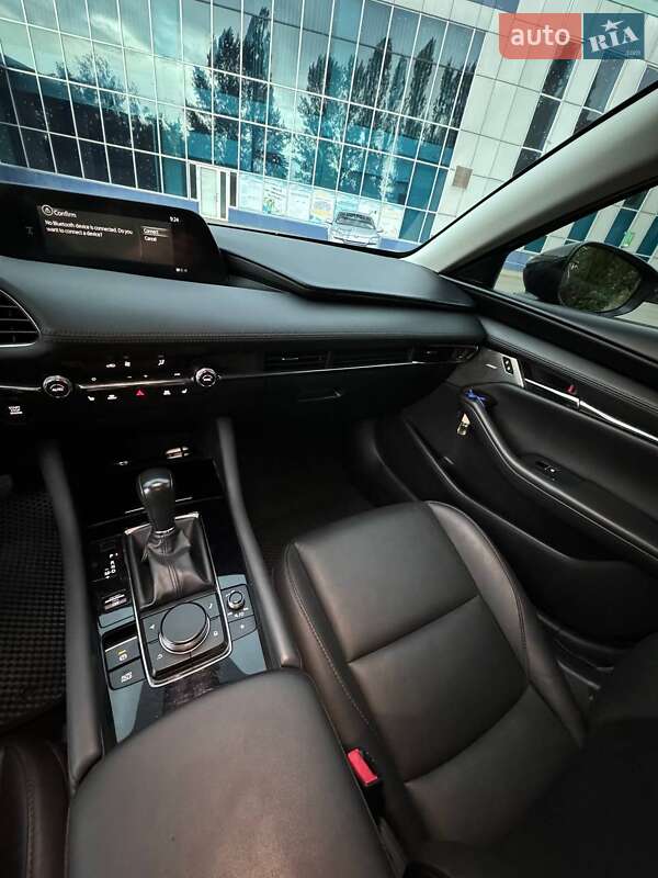 Седан Mazda 3 2019 в Кривом Роге