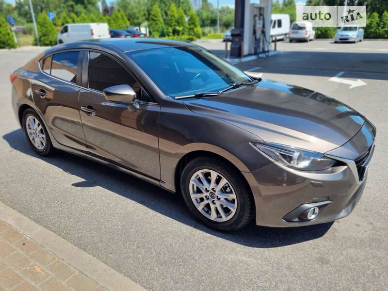 Седан Mazda 3 2014 в Киеве