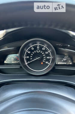 Седан Mazda 3 2018 в Кременчуці