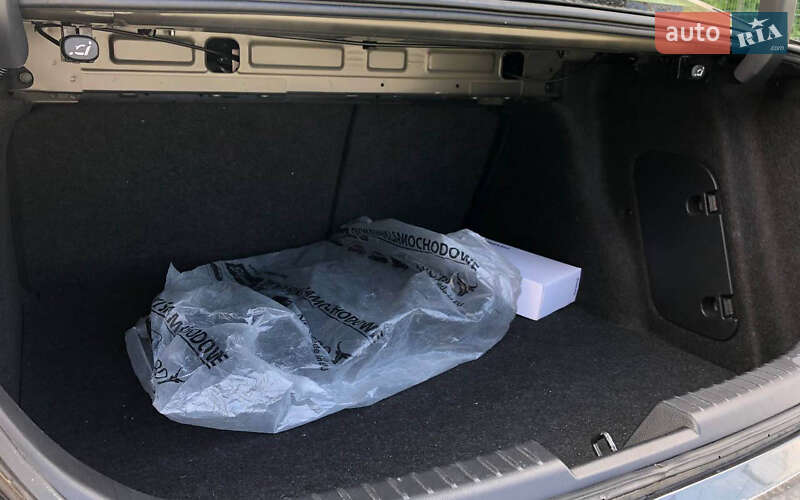 Седан Mazda 3 2018 в Черновцах